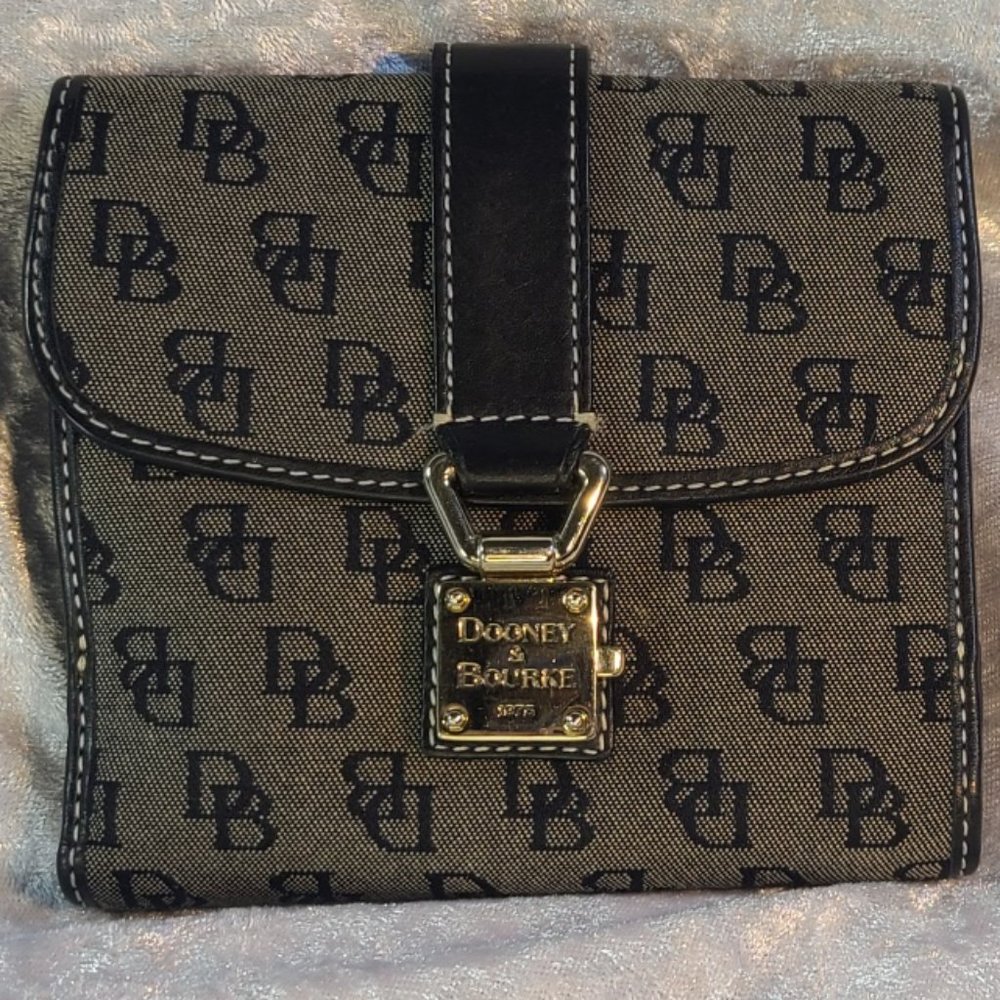 Dooney & Bourke Signature Bi Fold Wallet Front Clasp Pocket